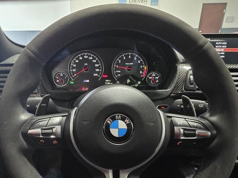 Used 2015 BMW M4 Coupe RWD image 17