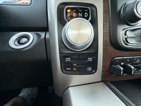 Used 2017 RAM 1500 Laramie w/ Convenience Group AWD/4WD image 28
