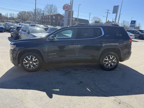 Used 2021 GMC Acadia SLE w/ Driver Convenience Package image 4