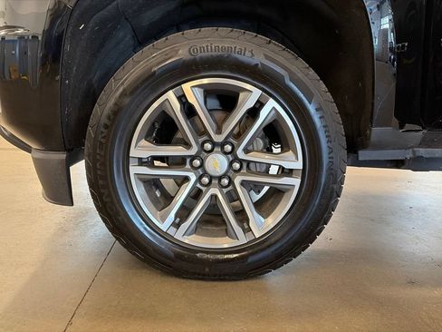 Used 2020 Chevrolet Colorado W/T w/ Custom Special Edition RWD image 12