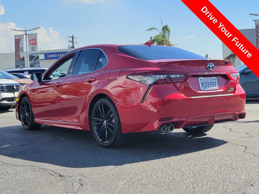 Used 2022 Toyota Camry XSE FWD image 3