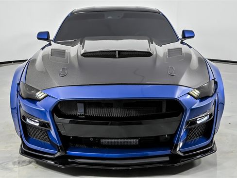 Used 2018 Ford Mustang GT Premium w/ Equipment Group 401A RWD image 4
