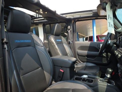 Used 2022 Jeep Wrangler Unlimited Rubicon 4xe w/ Cold Weather Group AWD/4WD image 15