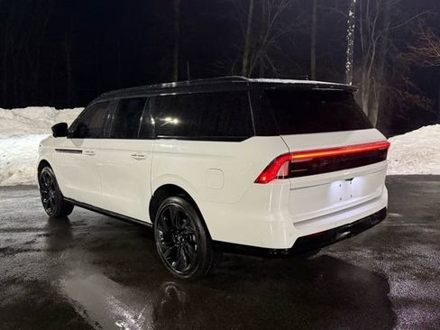 Used 2025 Lincoln Navigator L Black Label image 3