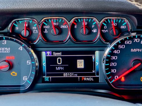 Used 2019 Chevrolet Suburban Premier image 42