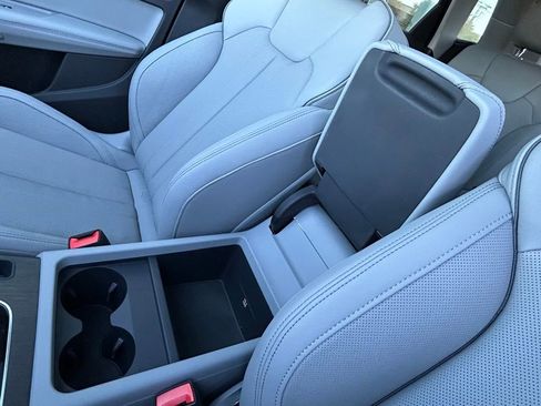 Used 2025 Audi Q5 Prestige image 26