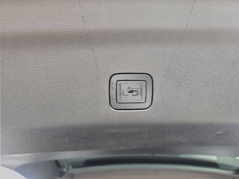 Used 2022 Chevrolet Tahoe Z71 AWD/4WD image 26