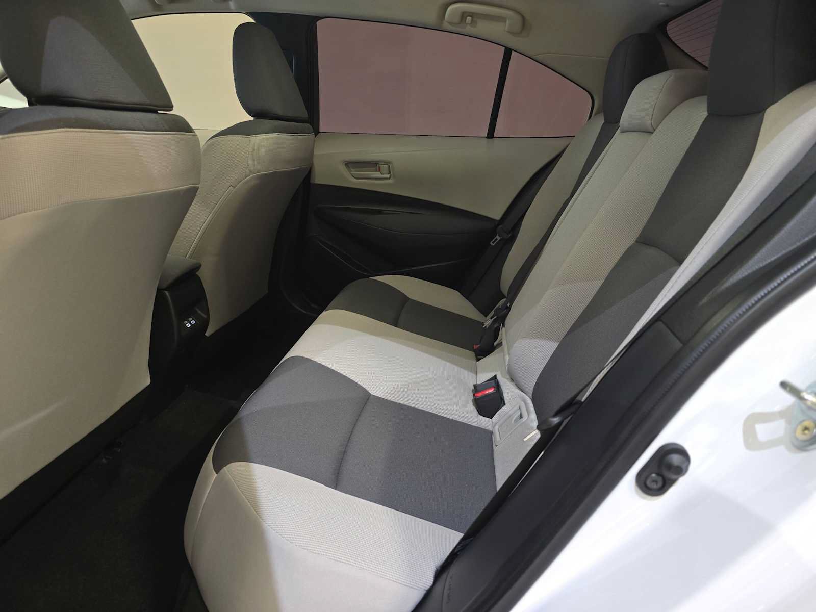 Used 2025 Toyota Corolla LE FWD image 23