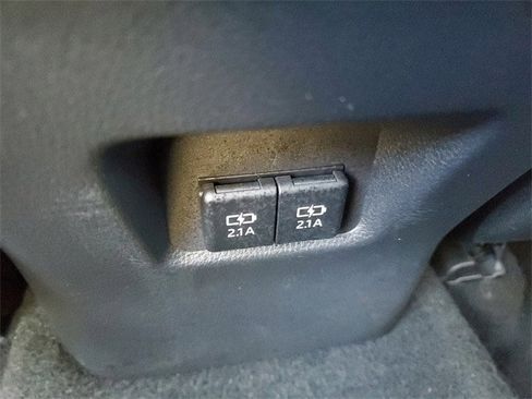 Used 2021 Toyota RAV4 XLE image 12