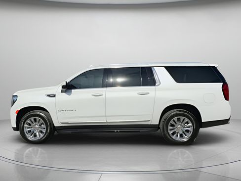 Used 2024 GMC Yukon XL Denali image 16