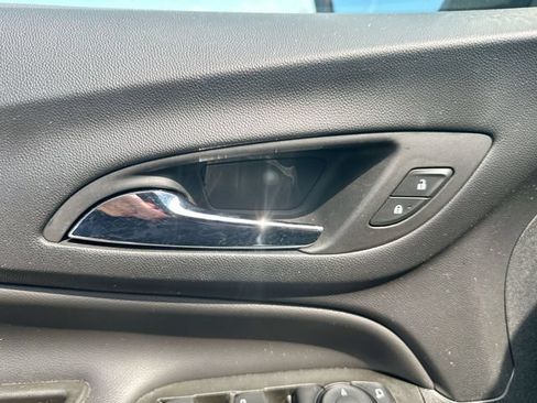 Used 2023 Chevrolet Equinox LT FWD image 47