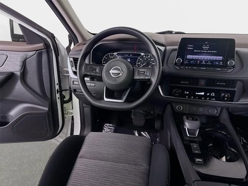 Certified 2023 Nissan Rogue SV FWD image 22