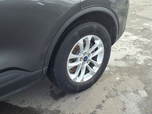 Used 2020 Ford Escape SE image 29