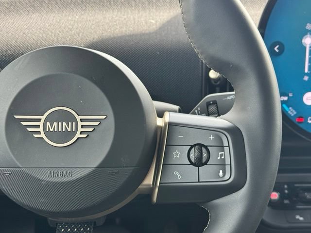 Used 2026 MINI Cooper 4-Door Hardtop FWD image 22