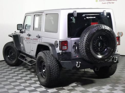 Used 2014 Jeep Wrangler Unlimited Sahara w/ Max Tow Package AWD/4WD image 12