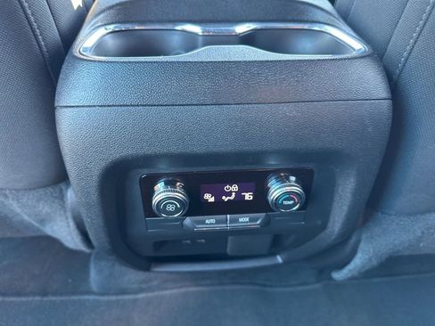 Used 2025 GMC Acadia Elevation FWD image 17