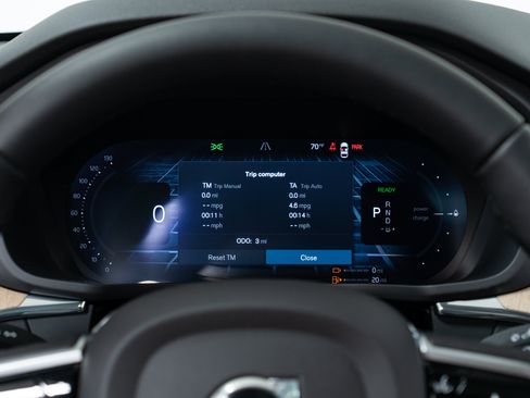 New 2026 Volvo XC60 T8 Plus w/ Protection Package Premier AWD/4WD image 18
