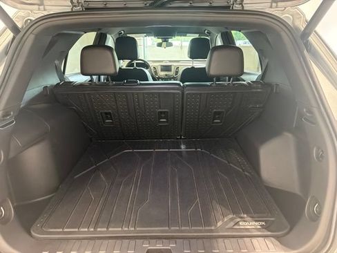 Used 2024 Chevrolet Equinox RS w/ LPO, Floor Liner Package FWD image 8