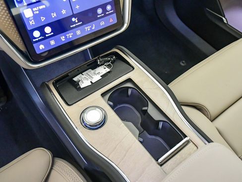 New 2025 Volvo EX90 Ultra w/ Protection Package Premier image 24