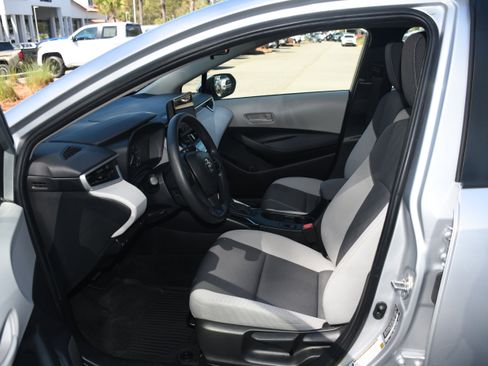 Used 2023 Toyota Corolla LE image 7