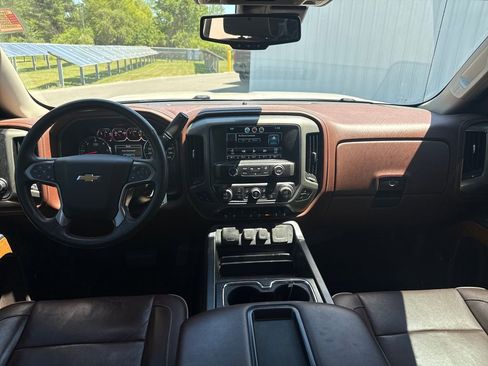 Used 2015 Chevrolet Silverado 1500 High Country AWD/4WD image 3