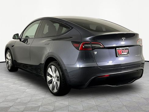 Used 2023 Tesla Model Y Long Range AWD/4WD image 4