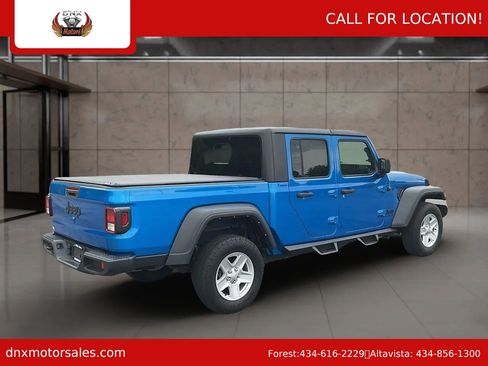 Used 2023 Jeep Gladiator Sport AWD/4WD image 5