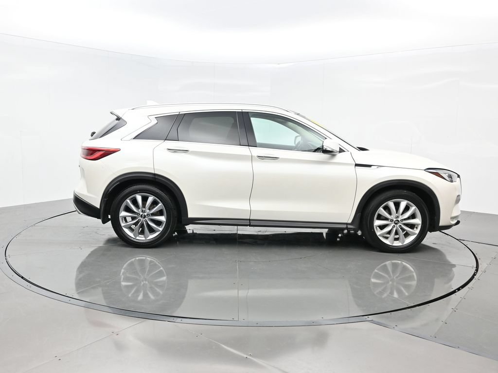 Used 2019 INFINITI QX50 Luxe w/ Navigation Package AWD/4WD image 7