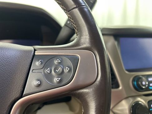 Used 2020 GMC Yukon Denali w/ Denali Premium Package image 11
