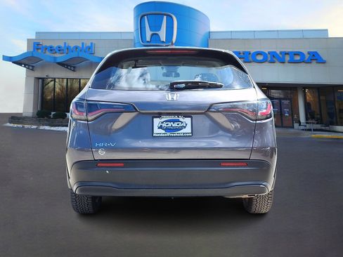 Used 2023 Honda HR-V LX image 6