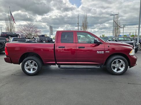 Used 2017 RAM 1500 Express AWD/4WD image 7