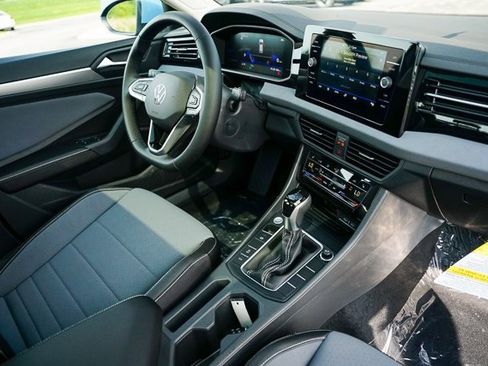 New 2025 Volkswagen Jetta SE image 32