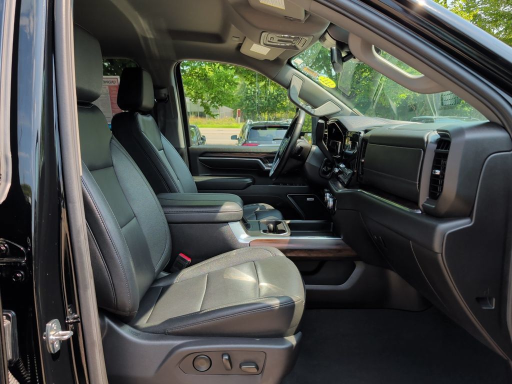 Used 2024 GMC Sierra 2500 SLT w/ SLT Premium Package AWD/4WD image 37