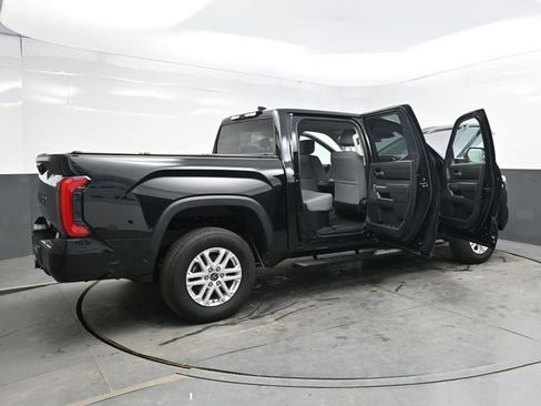 Used 2022 Toyota Tundra SR5 AWD/4WD image 39