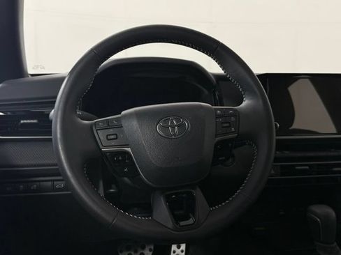 Used 2025 Toyota Camry SE FWD image 24