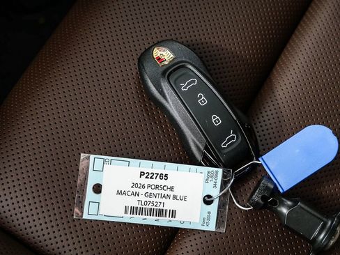 New 2026 Porsche Macan Electric image 40