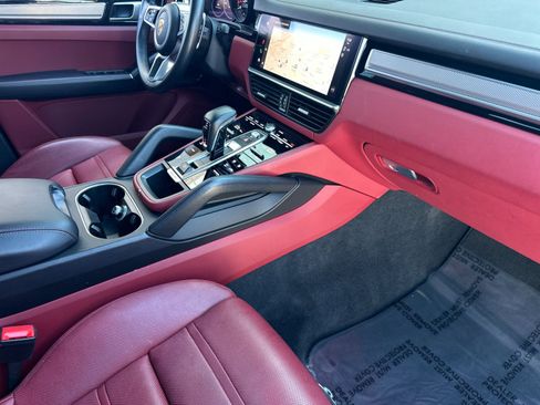 Certified 2022 Porsche Cayenne image 16