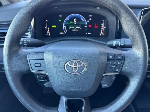 Used 2025 Toyota Camry LE image 16