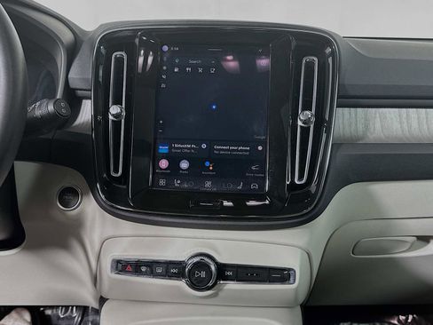 Used 2023 Volvo XC40 B5 Plus w/ Driver Assist Package image 13
