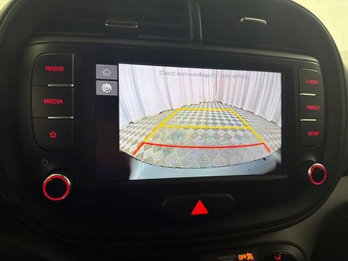 Certified 2022 Kia Soul LX w/ Technology Package FWD image 20