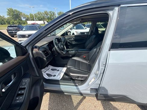 Used 2023 Nissan Rogue SV w/ SV Premium B Package AWD/4WD image 10
