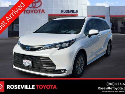 Used 2025 Toyota Sienna XLE