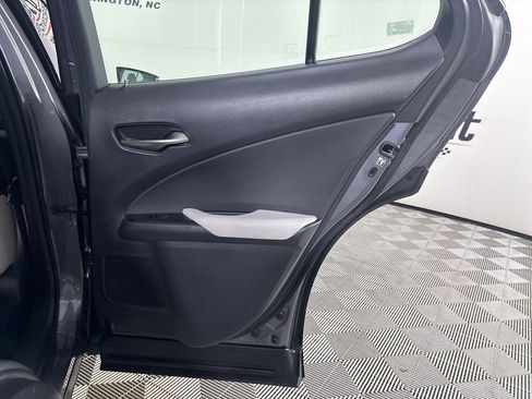 Used 2021 Lexus UX 200 image 22