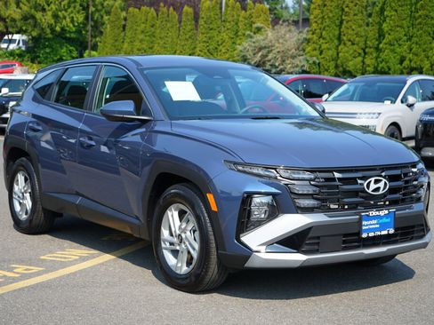 Used 2025 Hyundai Tucson SE FWD image 3