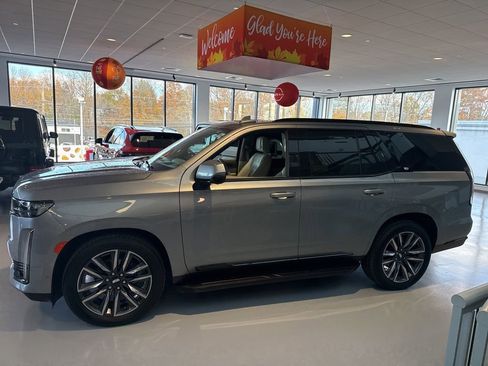 Used 2023 Cadillac Escalade Sport Platinum image 8