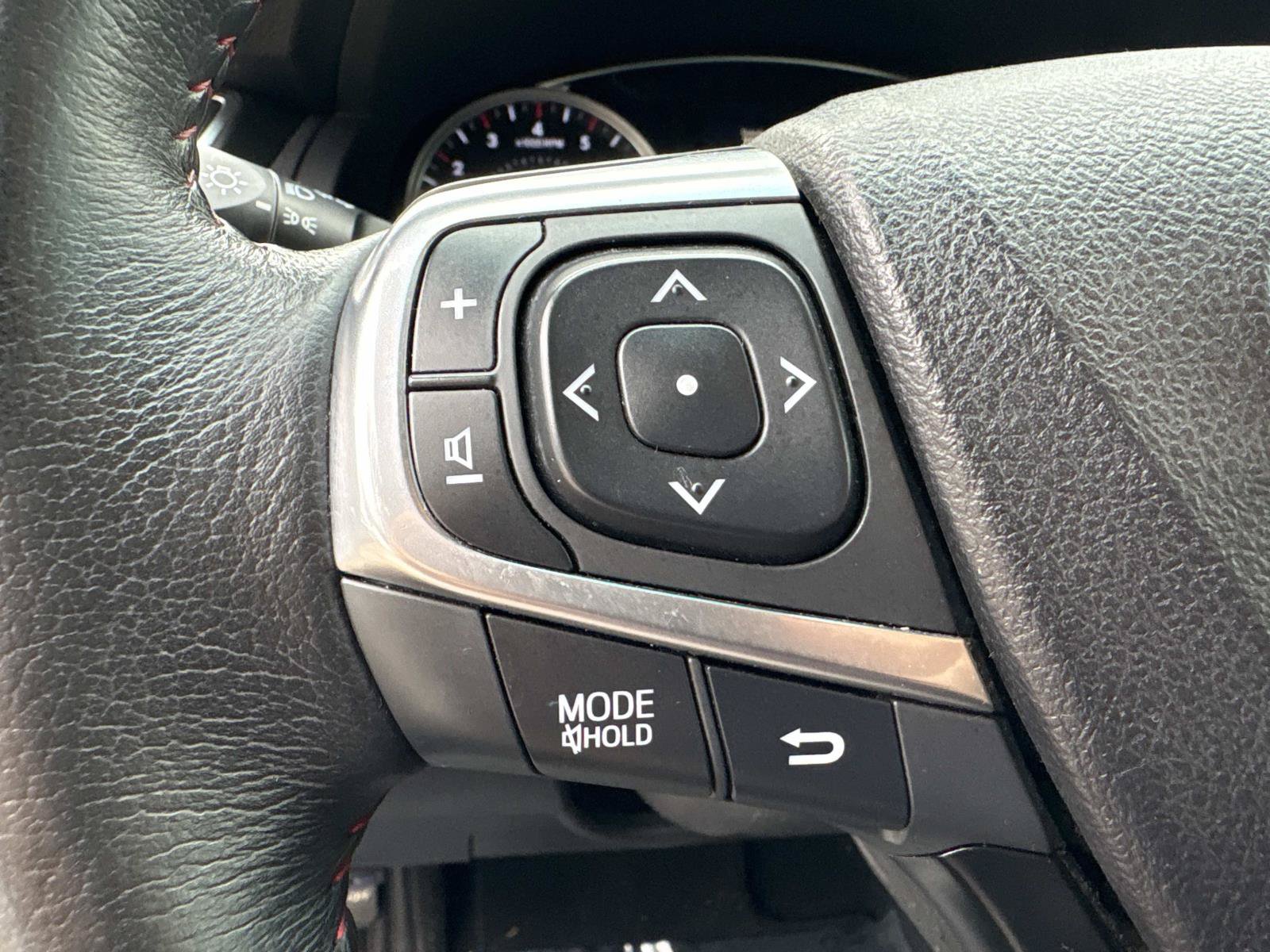 Used 2015 Toyota Camry SE w/ Moonroof Package FWD image 31