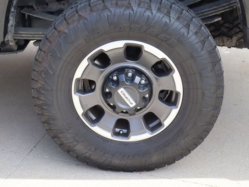 Used 2023 Ford F250 Lariat w/ Tremor Off-Road Package AWD/4WD image 29