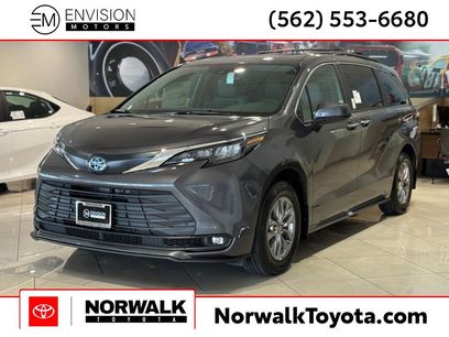 New 2025 Toyota Sienna XLE