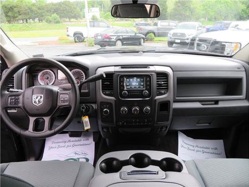 Used 2017 RAM 2500 Tradesman w/ Chrome Appearance Group AWD/4WD image 6