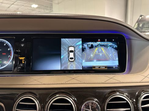 Used 2017 Mercedes-Benz S 550 Sedan image 31